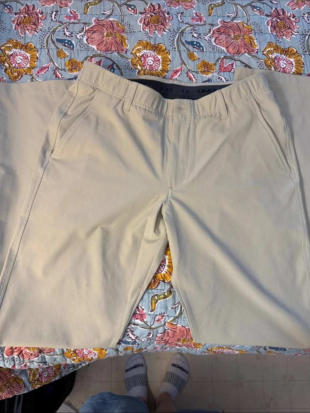 Under Armour 34x34 Beige Stretch Performance Chinos